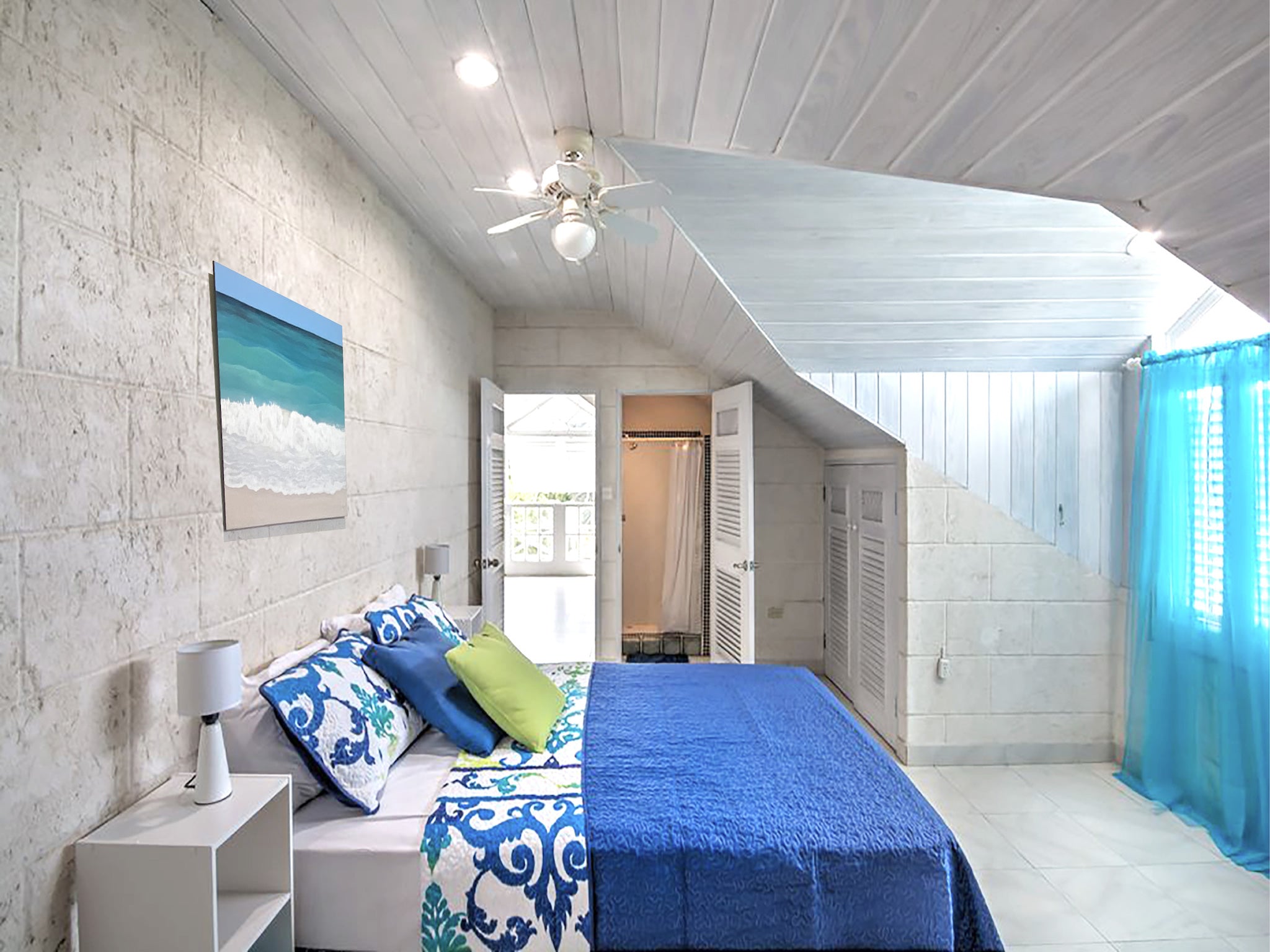 Tantalus villa has 5 bedrooms, plus a bonus room for children. This bedroom has one king size bed and ensuite.